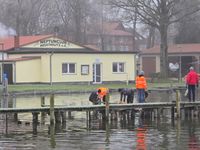 Arbietseinsätze zum erhalt der Steganlage